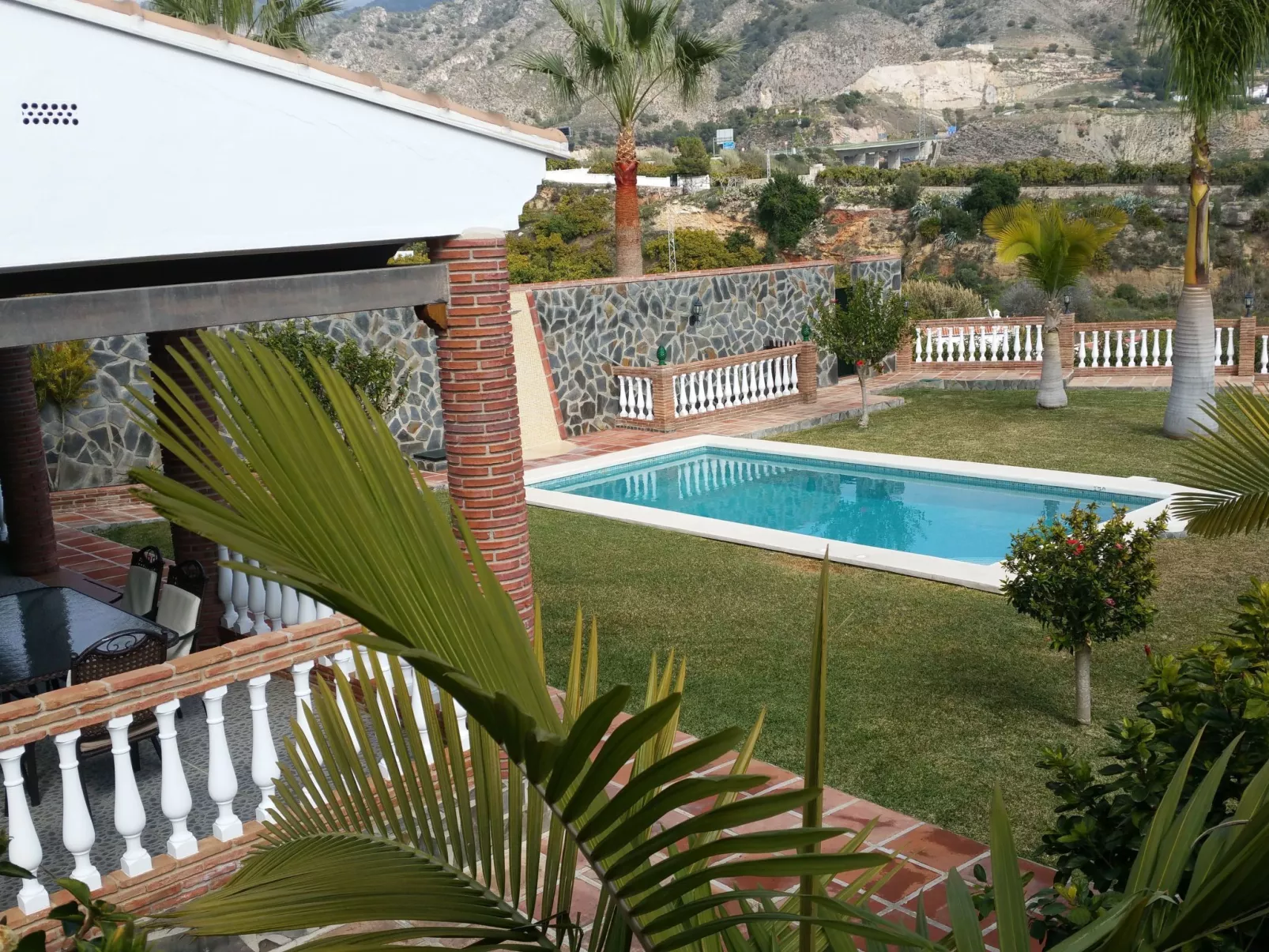 "Villa el Cano" mit Schwimmbad-Buiten