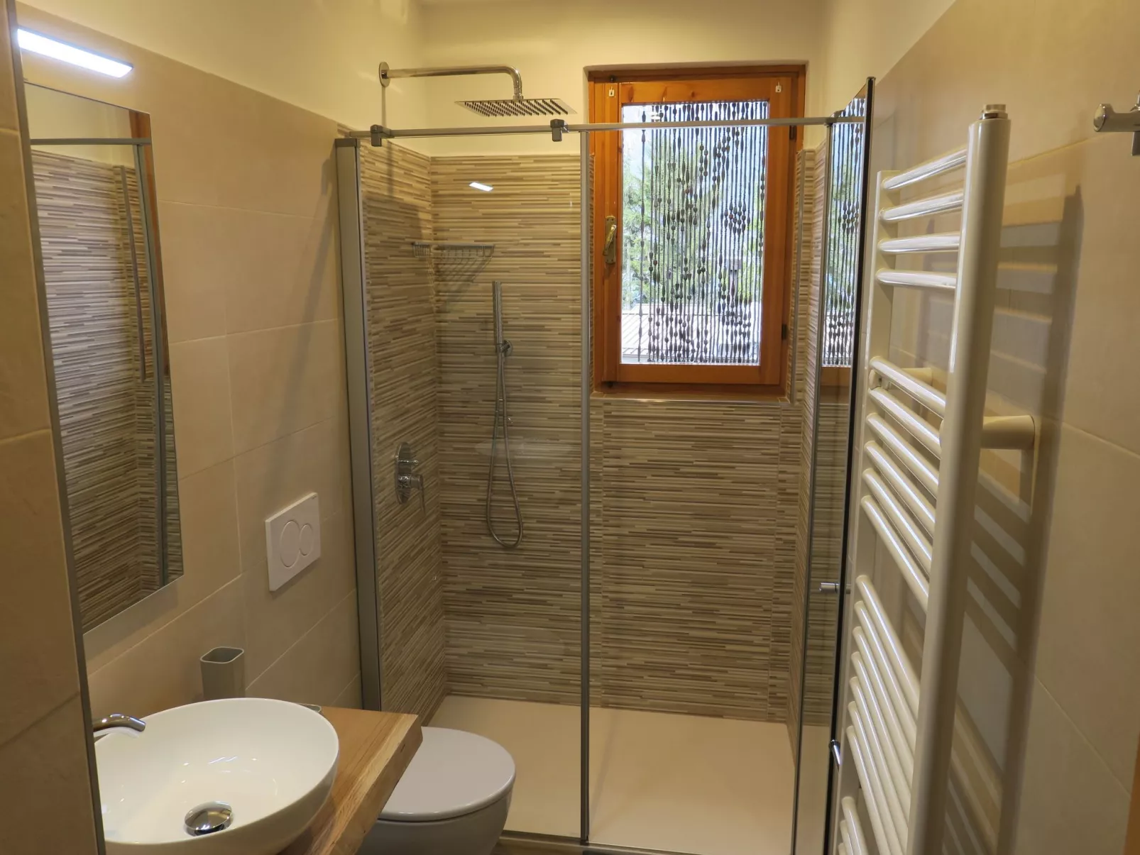 Erdgeschosswohnung mit privatem Garten-Binnen