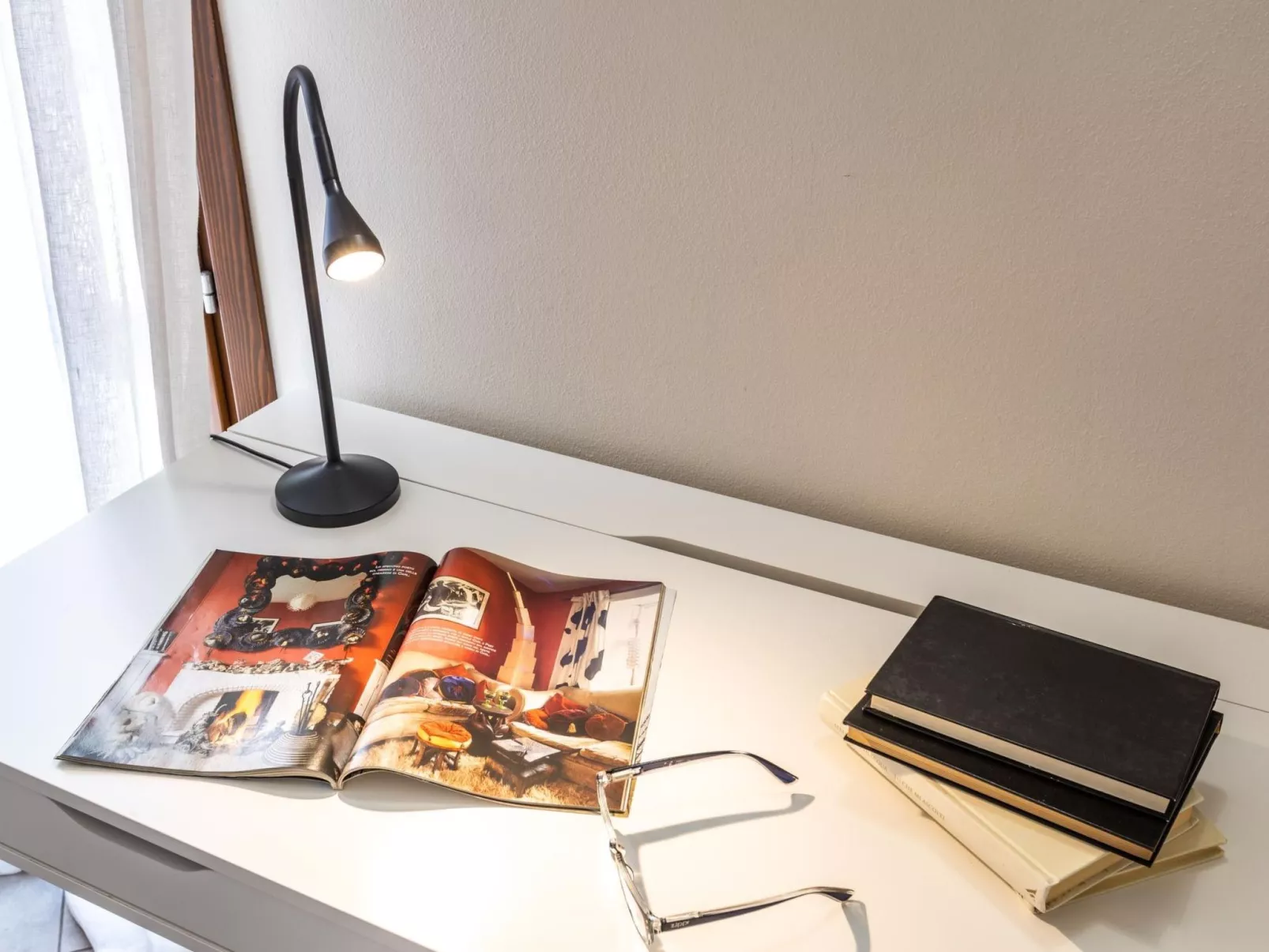 Wohnung mit separatem Eingang und kleinem privaten Innenhof.-Binnen