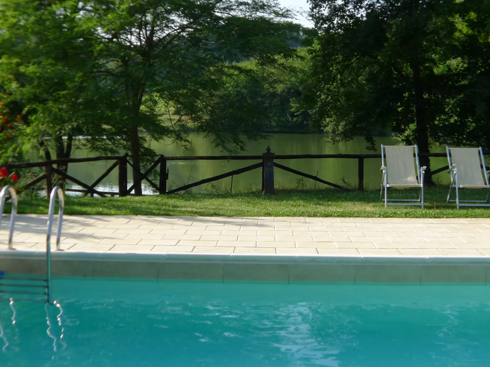 Große Wohnung mit 3 Schlafzimmern und 3 Bädern-Buiten