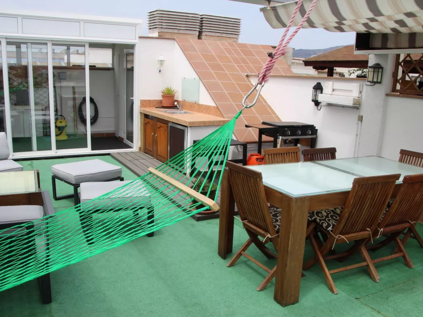 Appartement in Roses mit Grill, gemeinschaftlichem Pool und Terrasse-Buiten