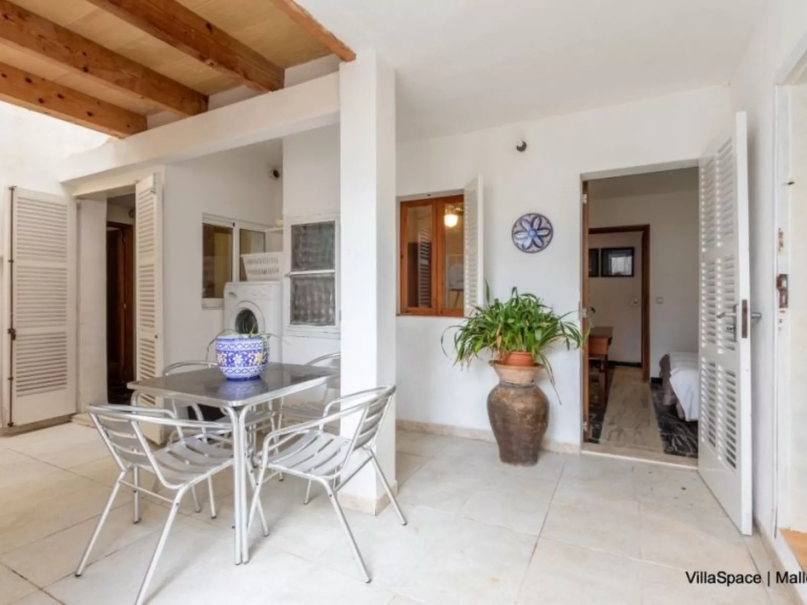 "Voramar Baix" mit Terrasse-Image-tags.info