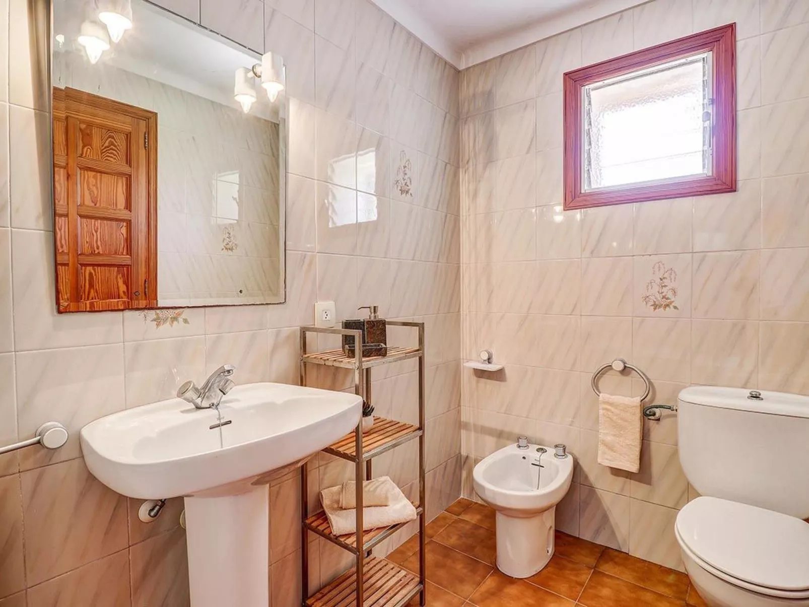 "Joan" mit privatem Pool-Image-tags.info