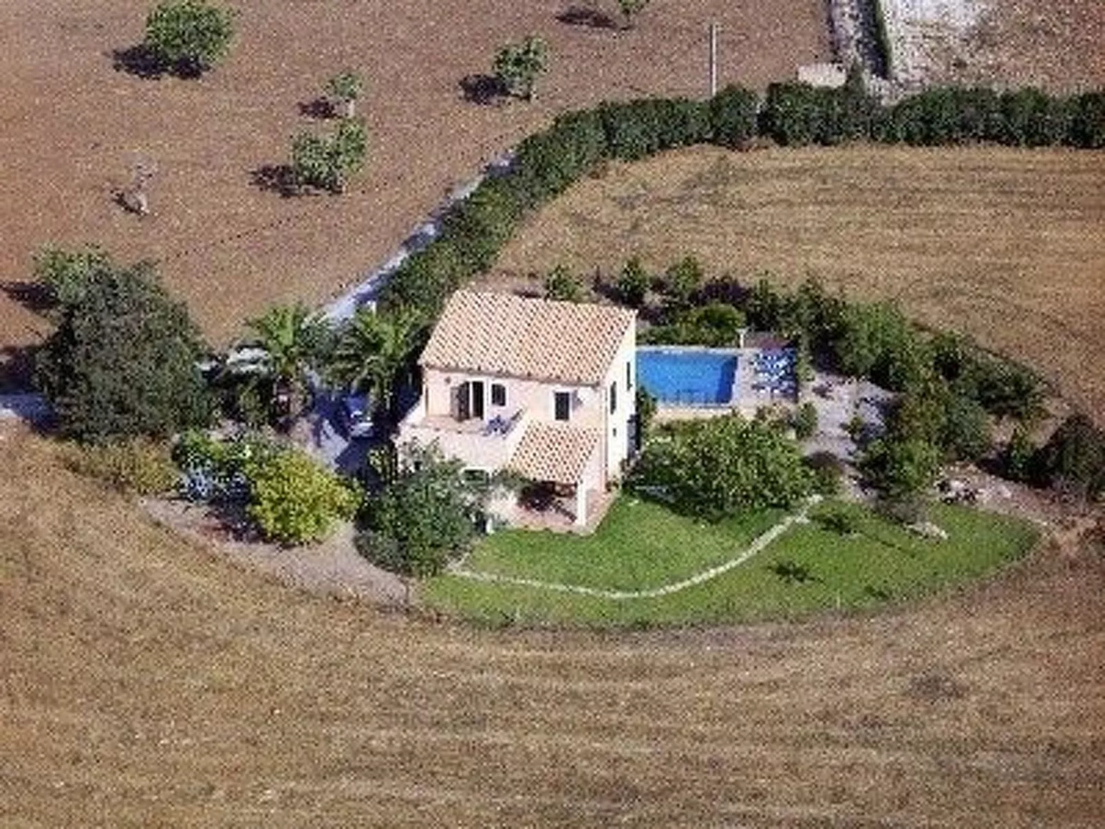 Finca mit Garten, Grill und Terrasse-Buiten