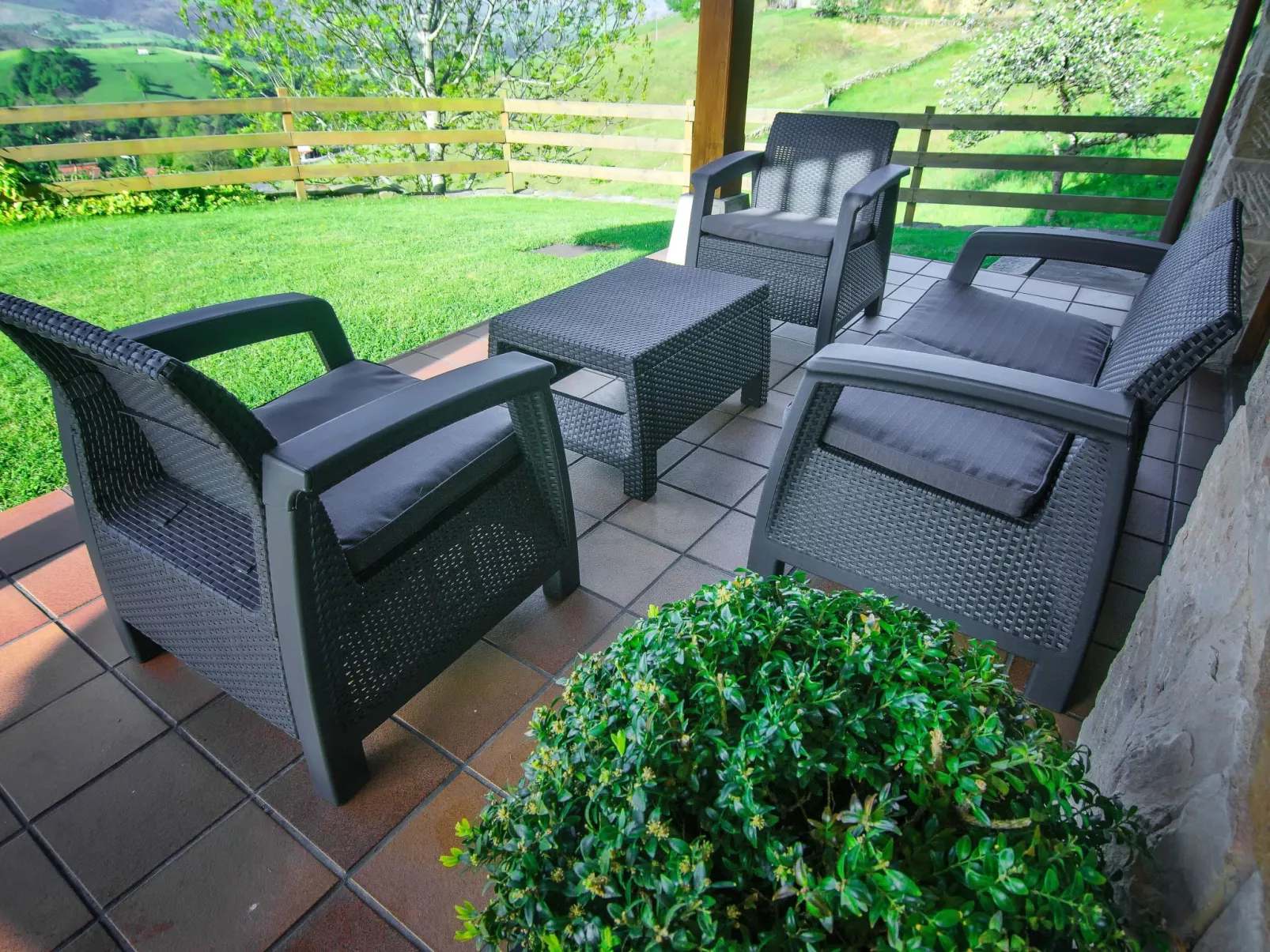 Fachwerkhaus mit Garten-Image-tags.info