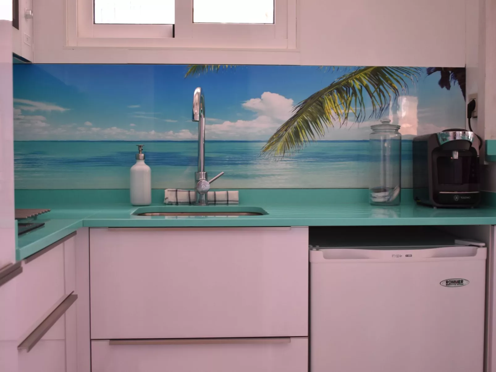 Helle und renovierte Ferienwohnung mit Balkon und tollem Blick auf das Meer-Buiten