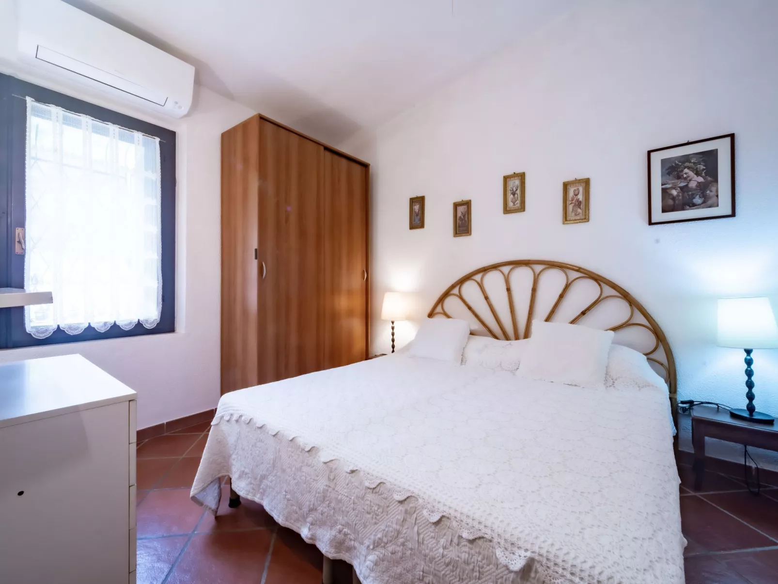 Wunderschöne freistehende Villa in kurzer Entfernung zum Strand und mit herrlic-Image-tags.info