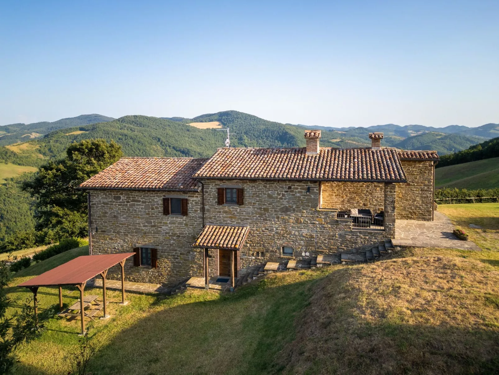 Ca Quattrocchi, Marcheholiday-Buiten