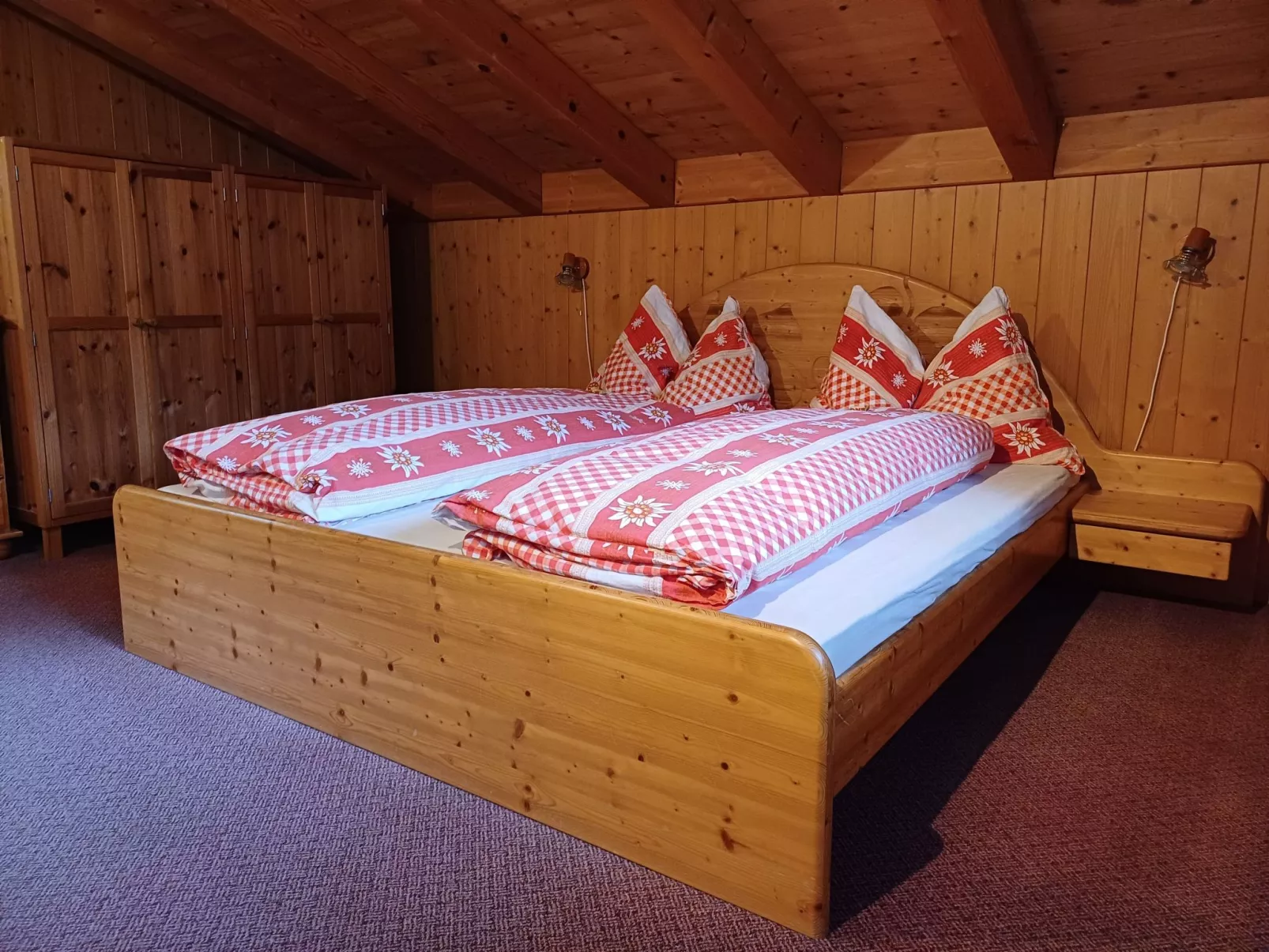 Adler 2 Bett Wohnung-Binnen