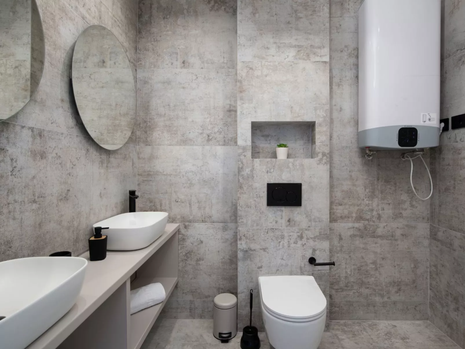 "Amore Bijeca - B6"-Binnen