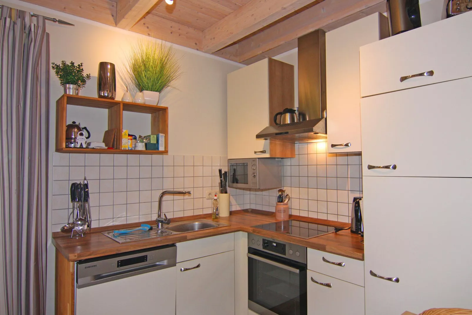 DHH Ostseehaus  I links 4 Personen-Keuken