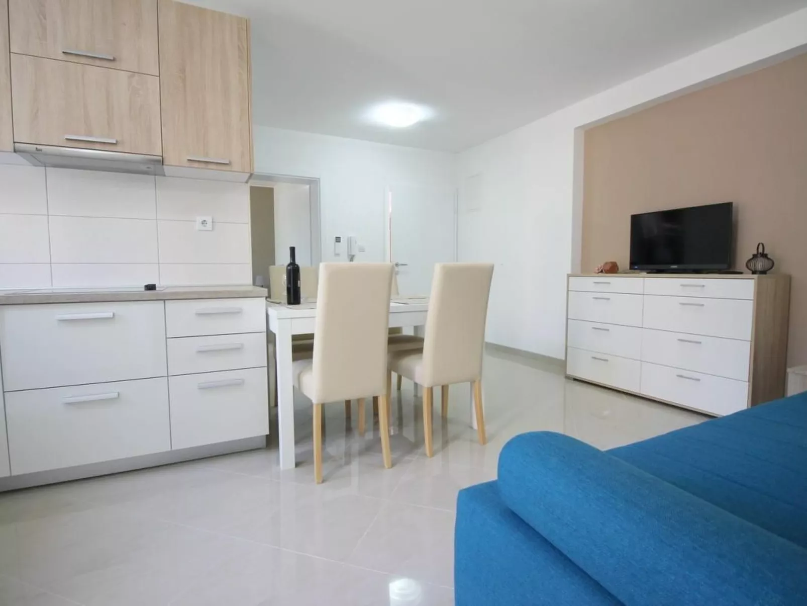 Gorica 1 A4+1 No.1-Binnen