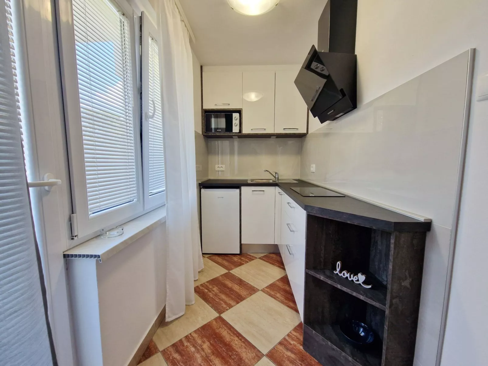 Modern eingerichtete Apartment ideal für junge Paaren im Zentrum von Baska