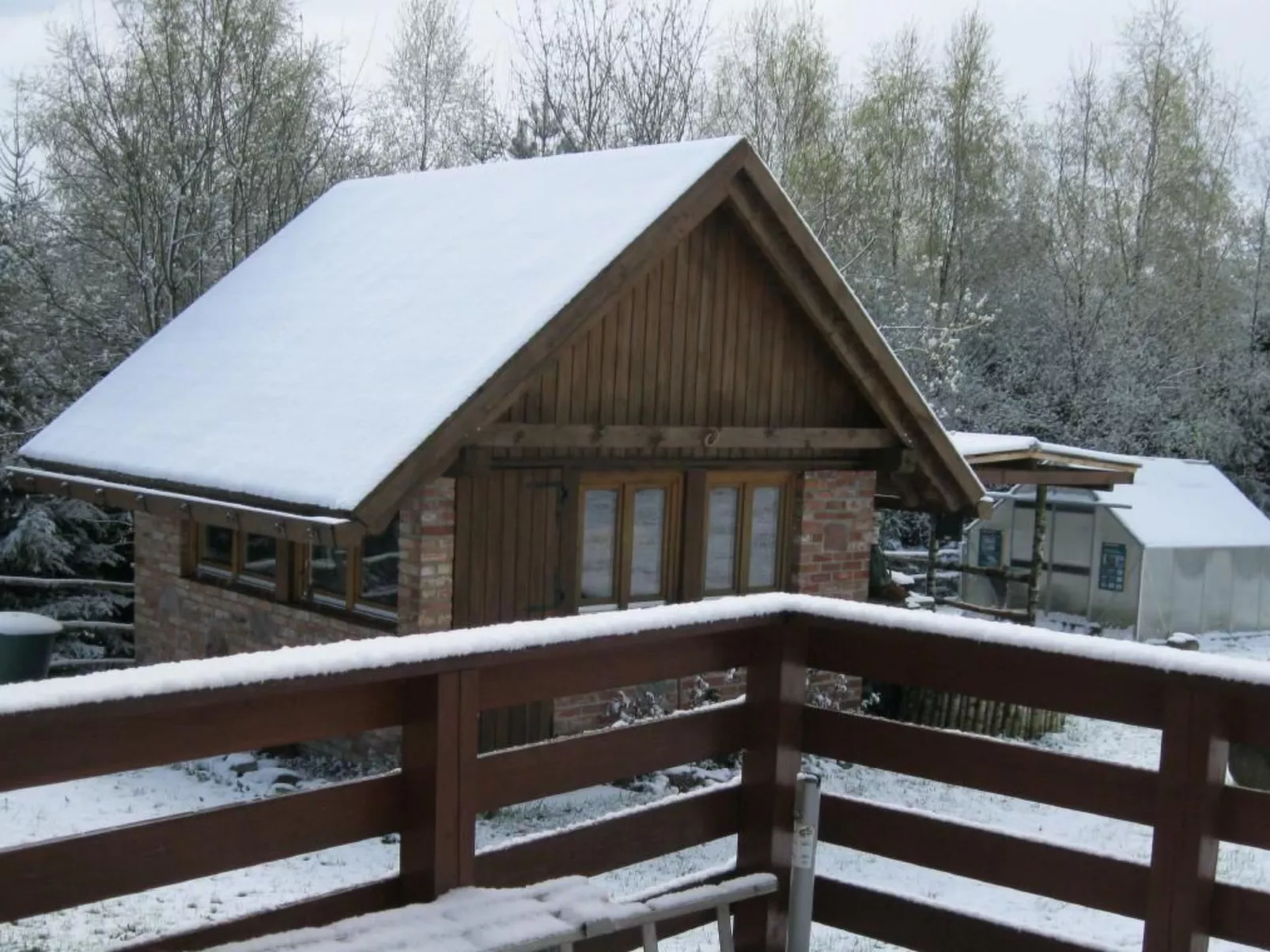 In Szopa mit Garten und Terrasse-Buiten