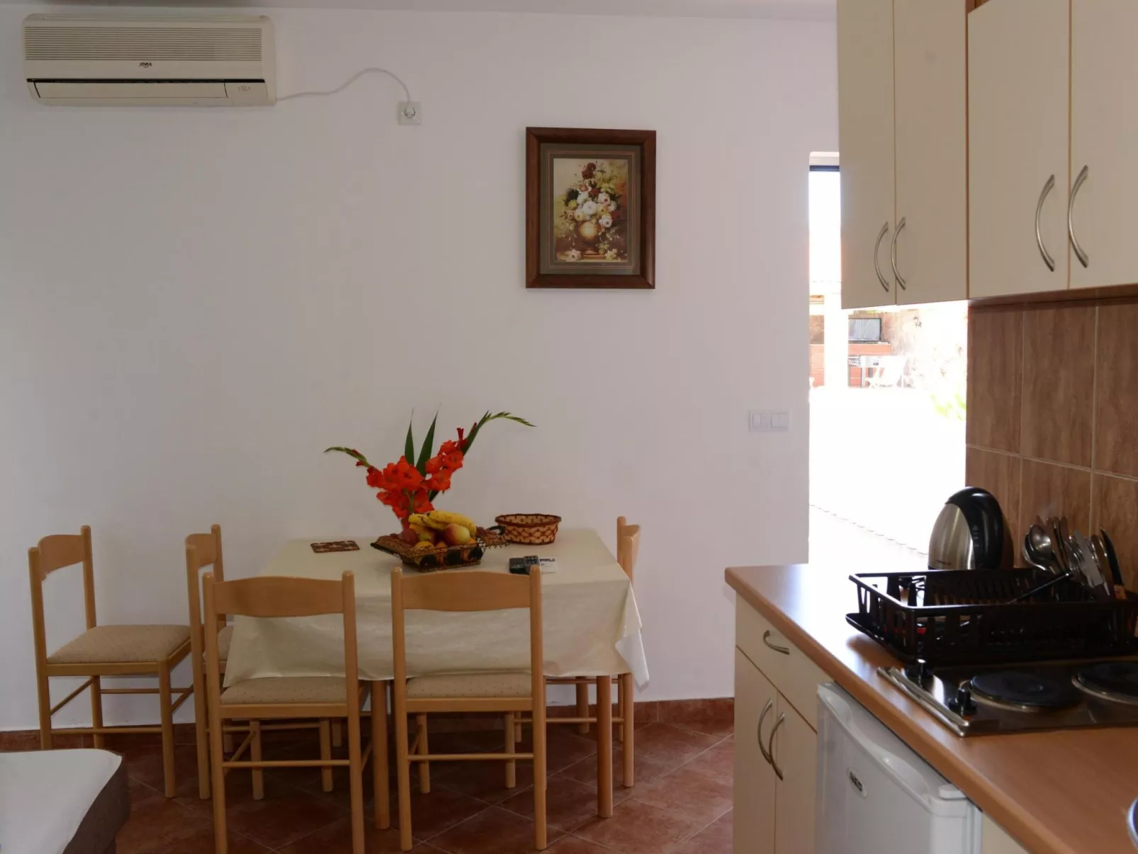 Studioapartment Lazarevic mit Balkon - Binnen