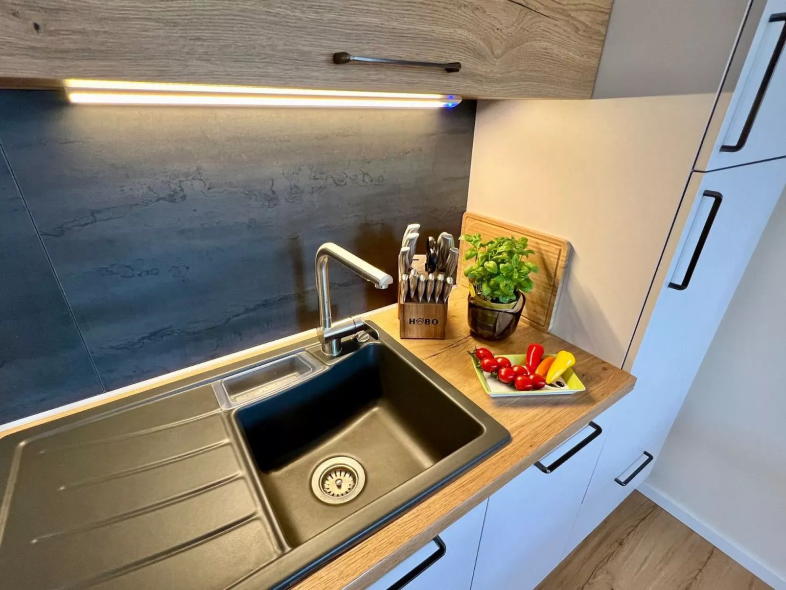 Moderne Wohnung mit Parkplatz und Rheinblick-Binnen