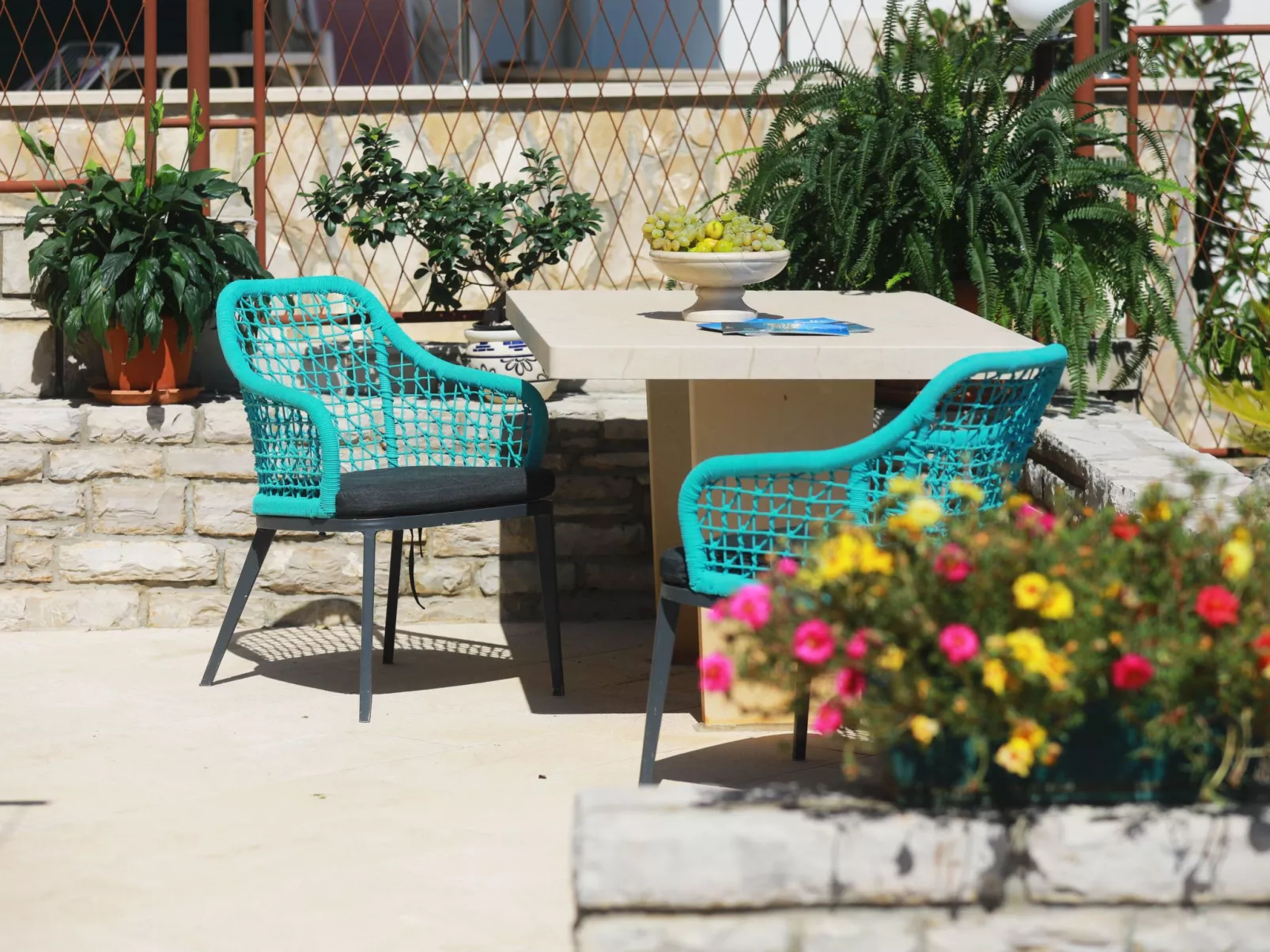 Kleines Steinhaus in einem ruhigen Ort auf der Insel Solta-Buiten