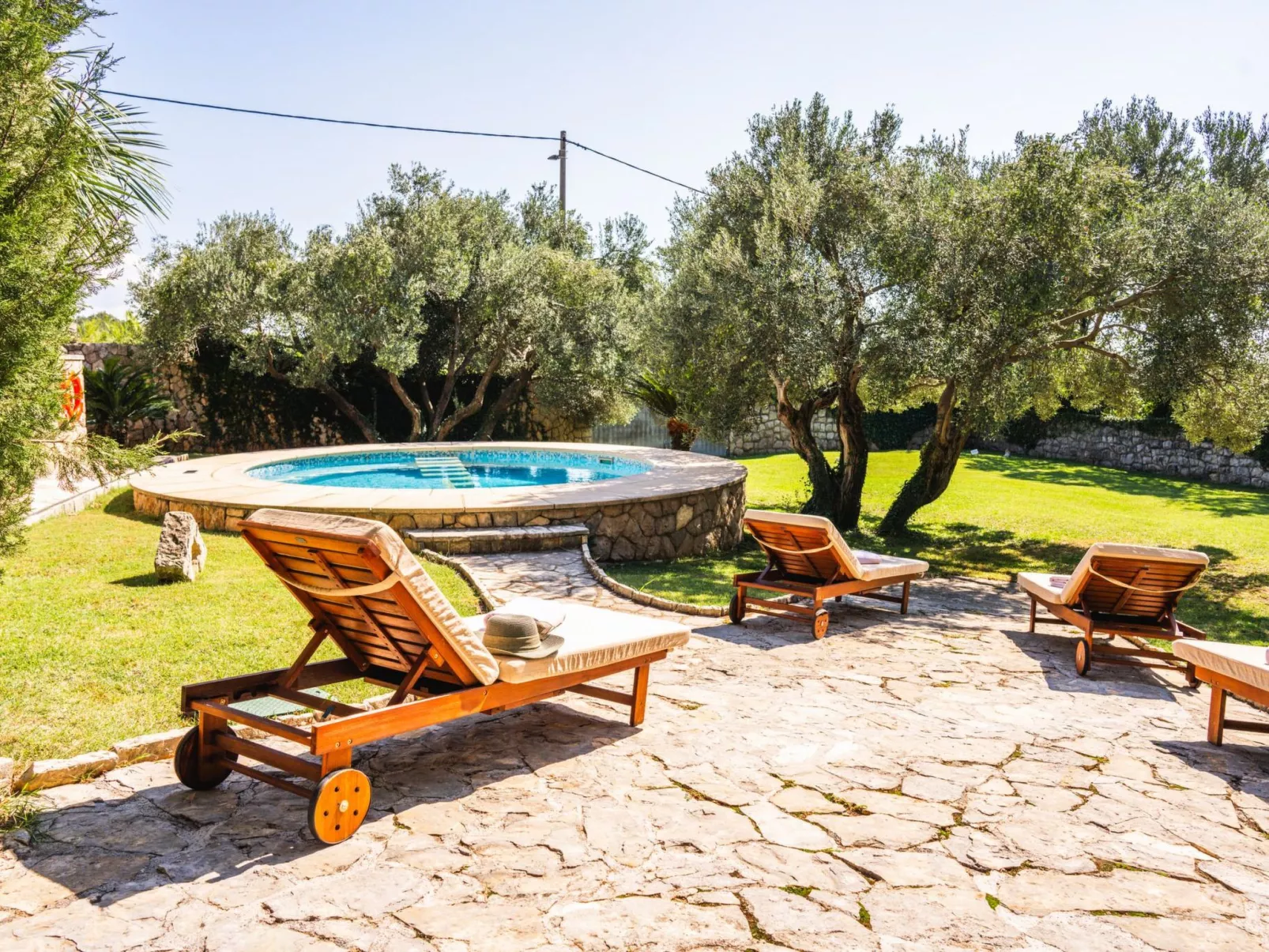 Traditionelles Steinhaus mit privatem beheiztem Pool-Buiten