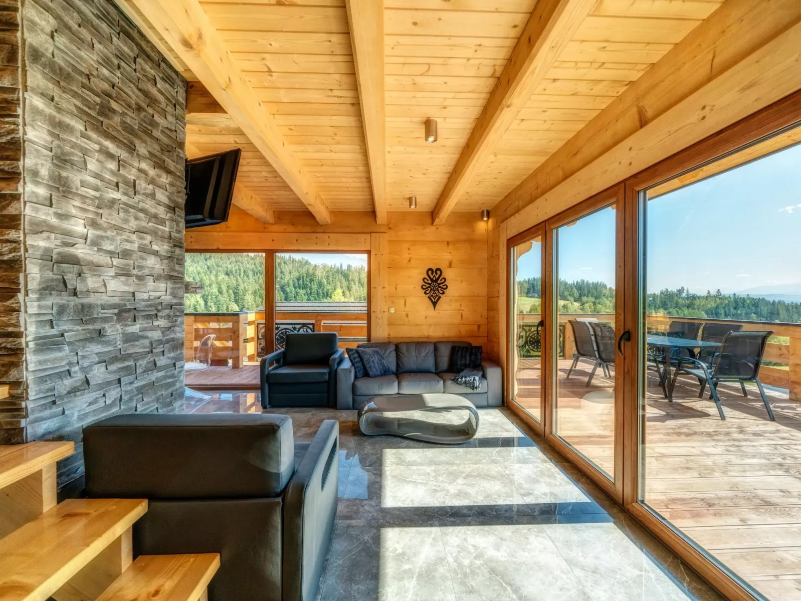 Mit Entspannung im Jacuzzi-Binnen