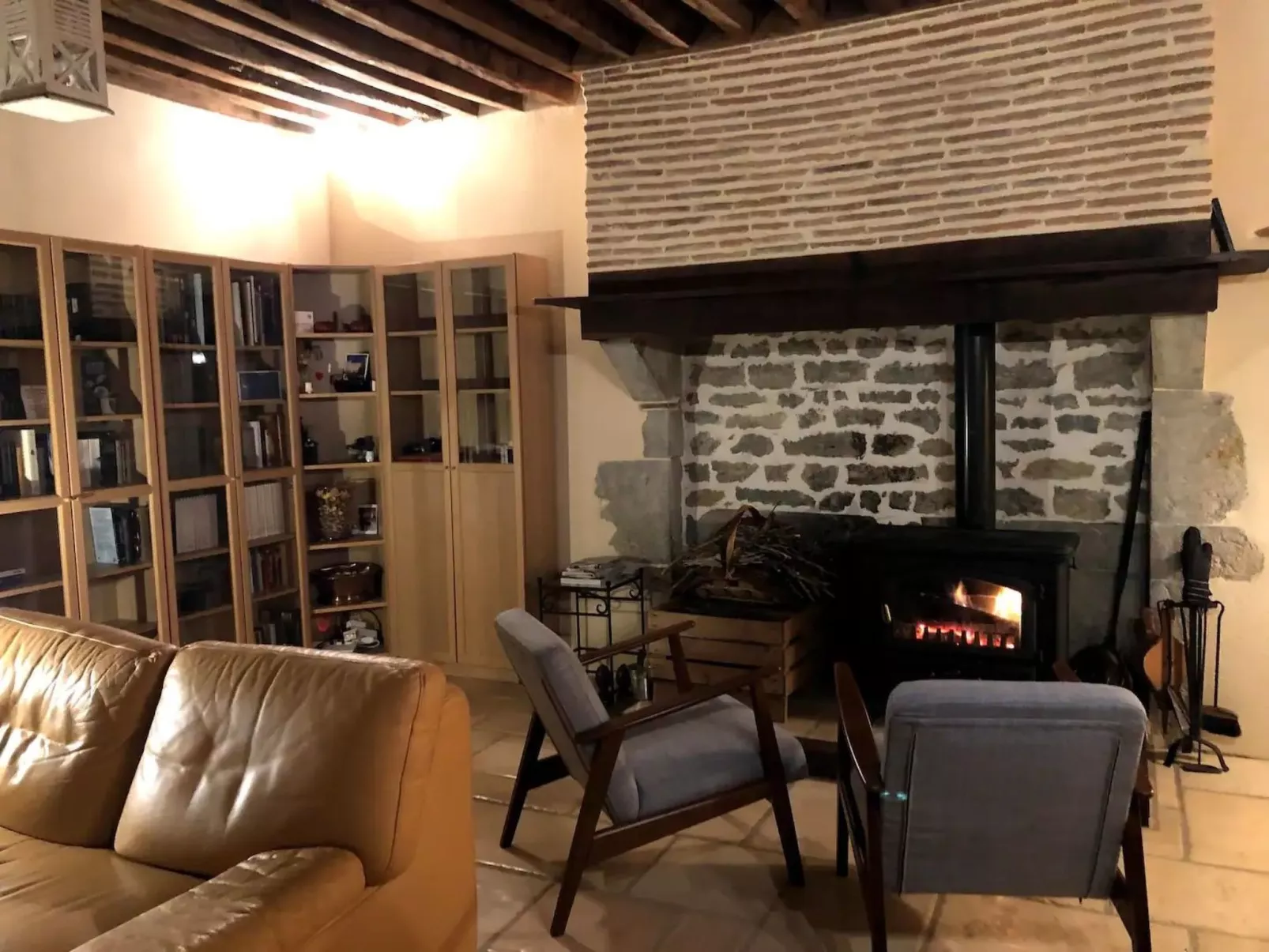 Landhaus mit eingezäuntem Garten-Binnen