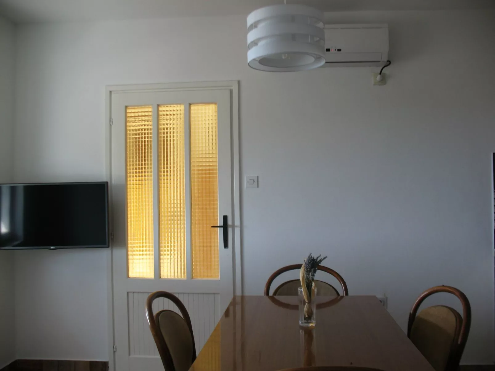 Für 6 Personen ca. 50 m&sup2; in Jablanac, Adriaküste Kroatien (Kvarner Bucht)-Binnen