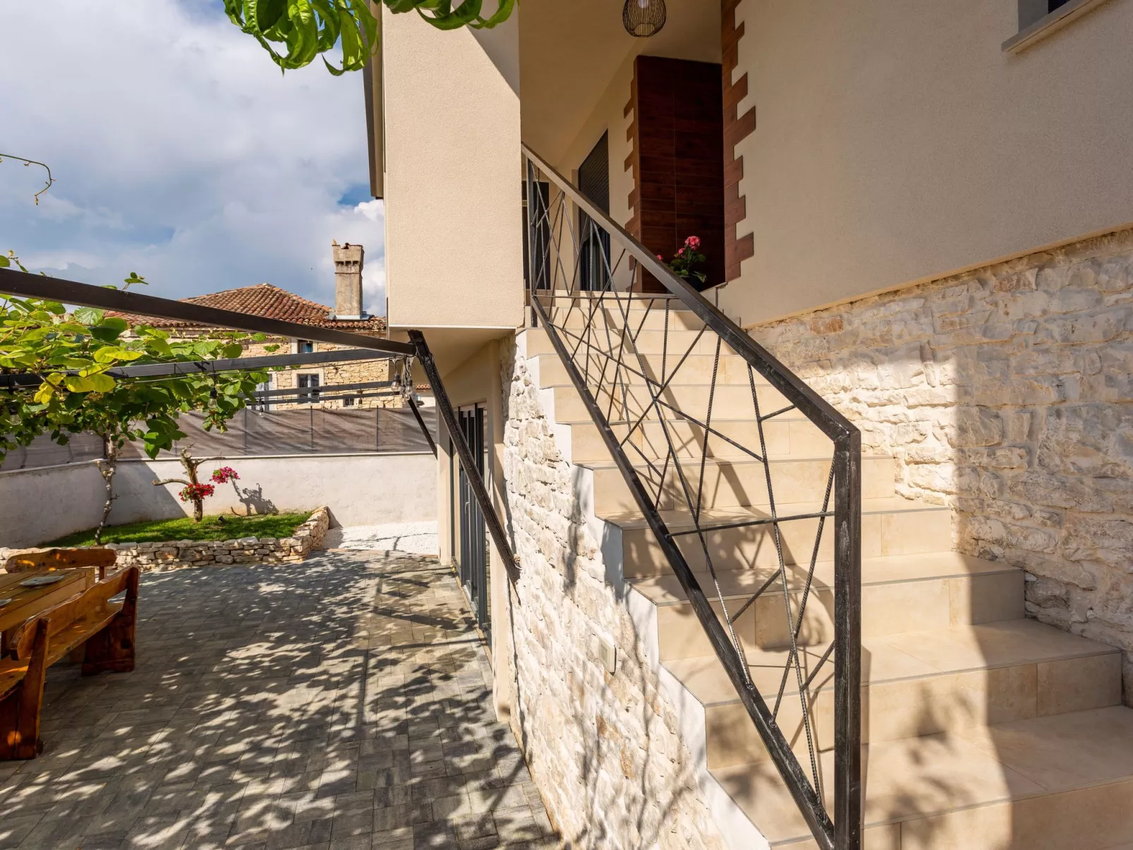 Schönes Ferienhaus in Modrusani mit Großem Garten-Buiten