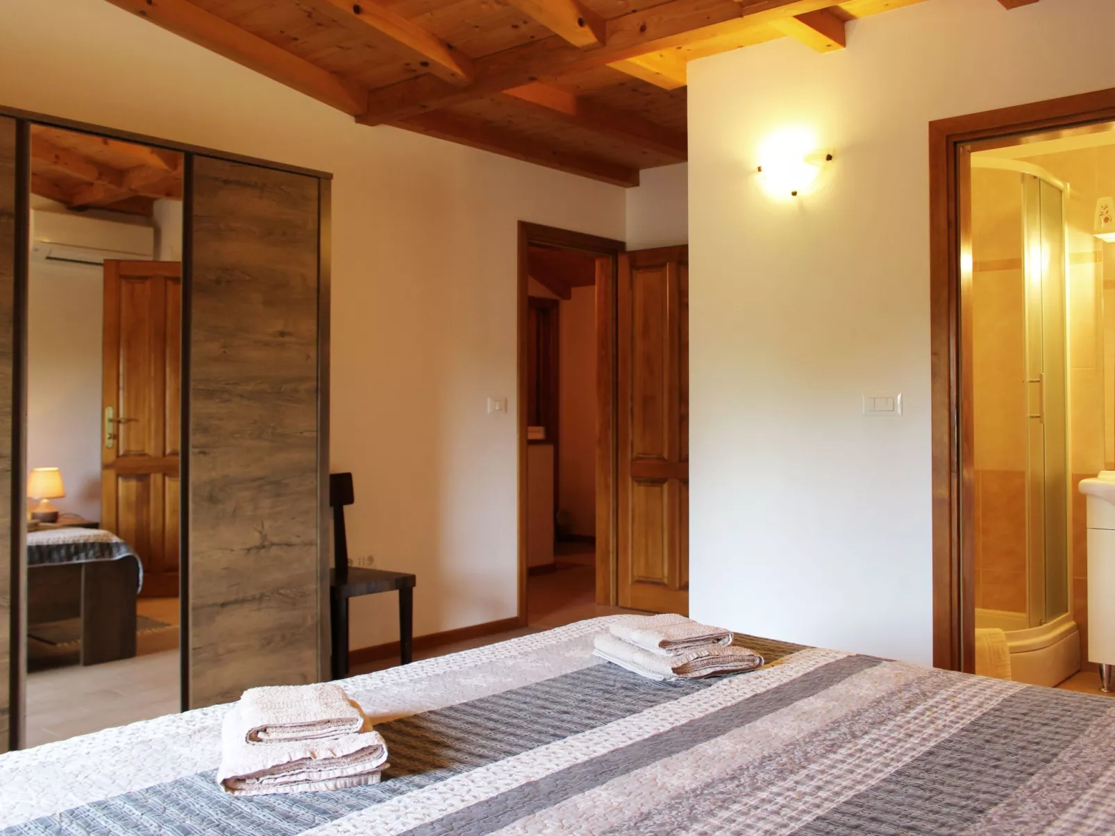 Das Haus im Wald-Binnen