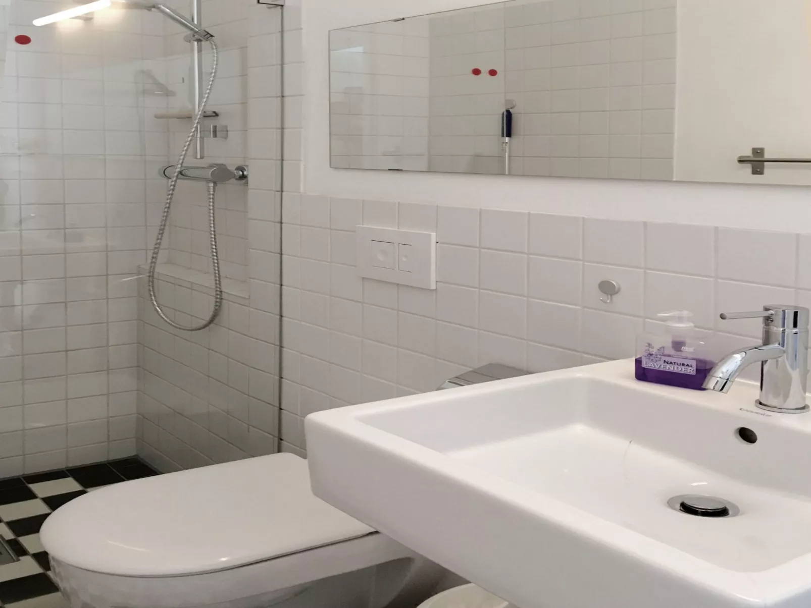 Zentrale Wohnung mit Klavier, Kunst und Design-Binnen