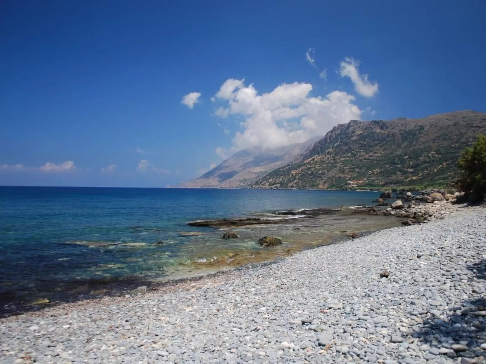 Appartement mit Balkon-Buiten