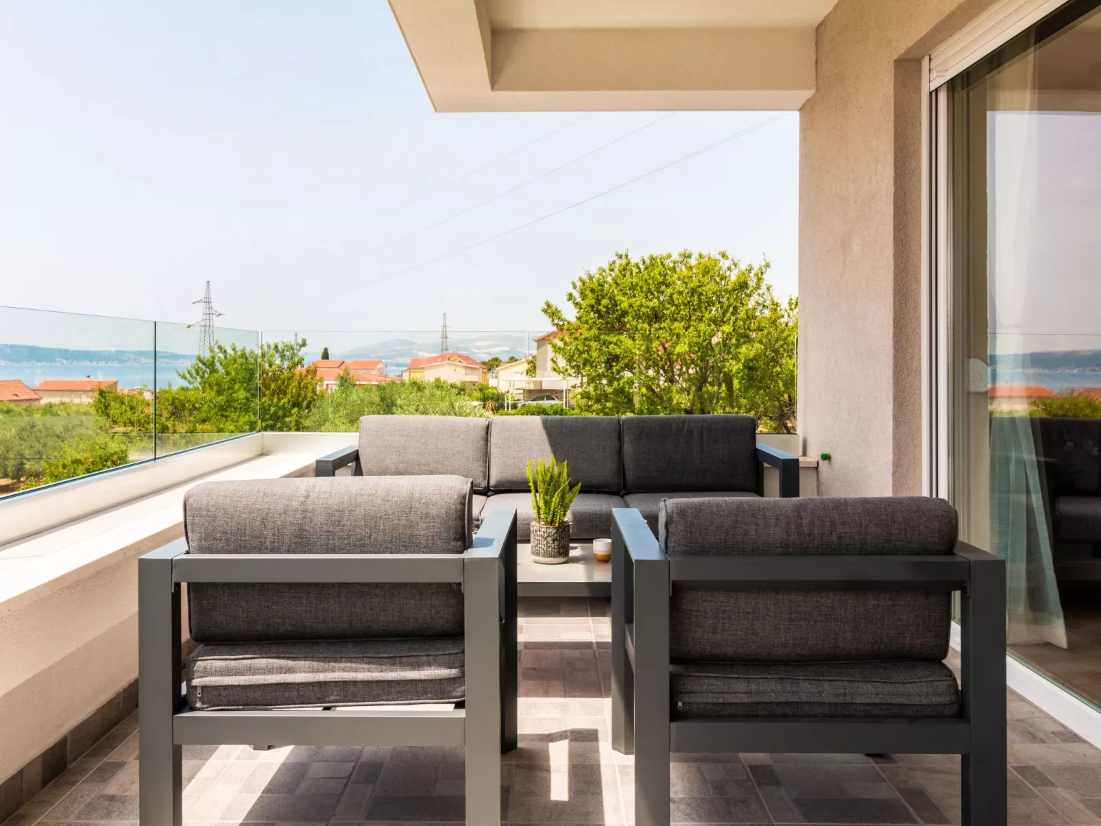 Villa Olea- Pool, Grill, Nähe Flughafen Split-Binnen