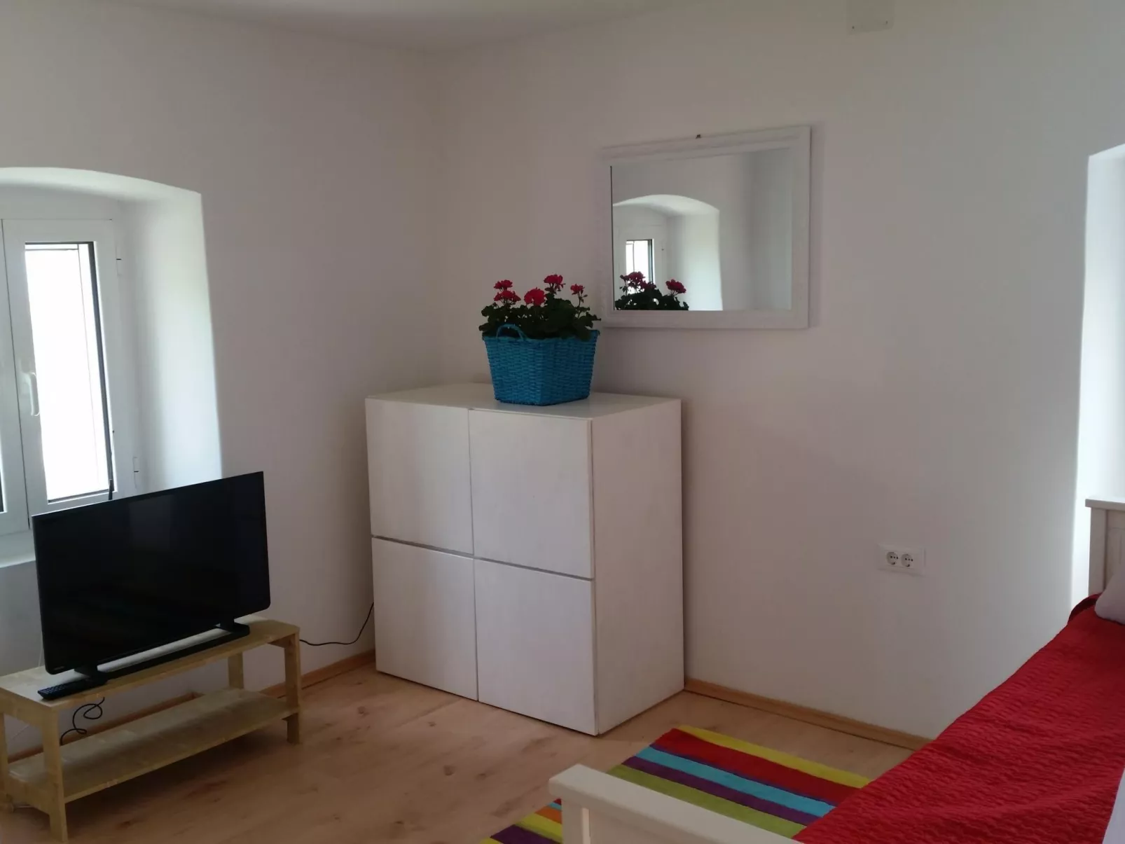 Charmantes Steinhaus mit Pool und Panoramablick-Image-tags.info