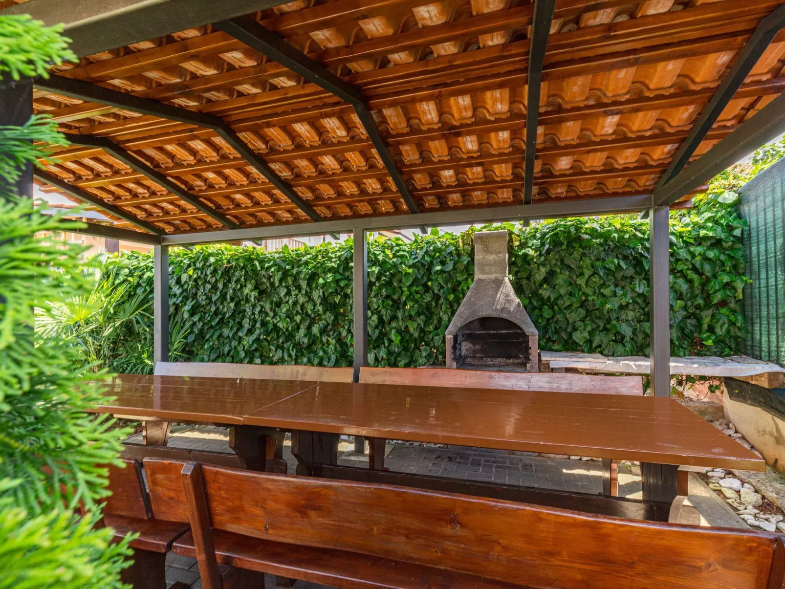 Pinta mit großem Garten-Buiten