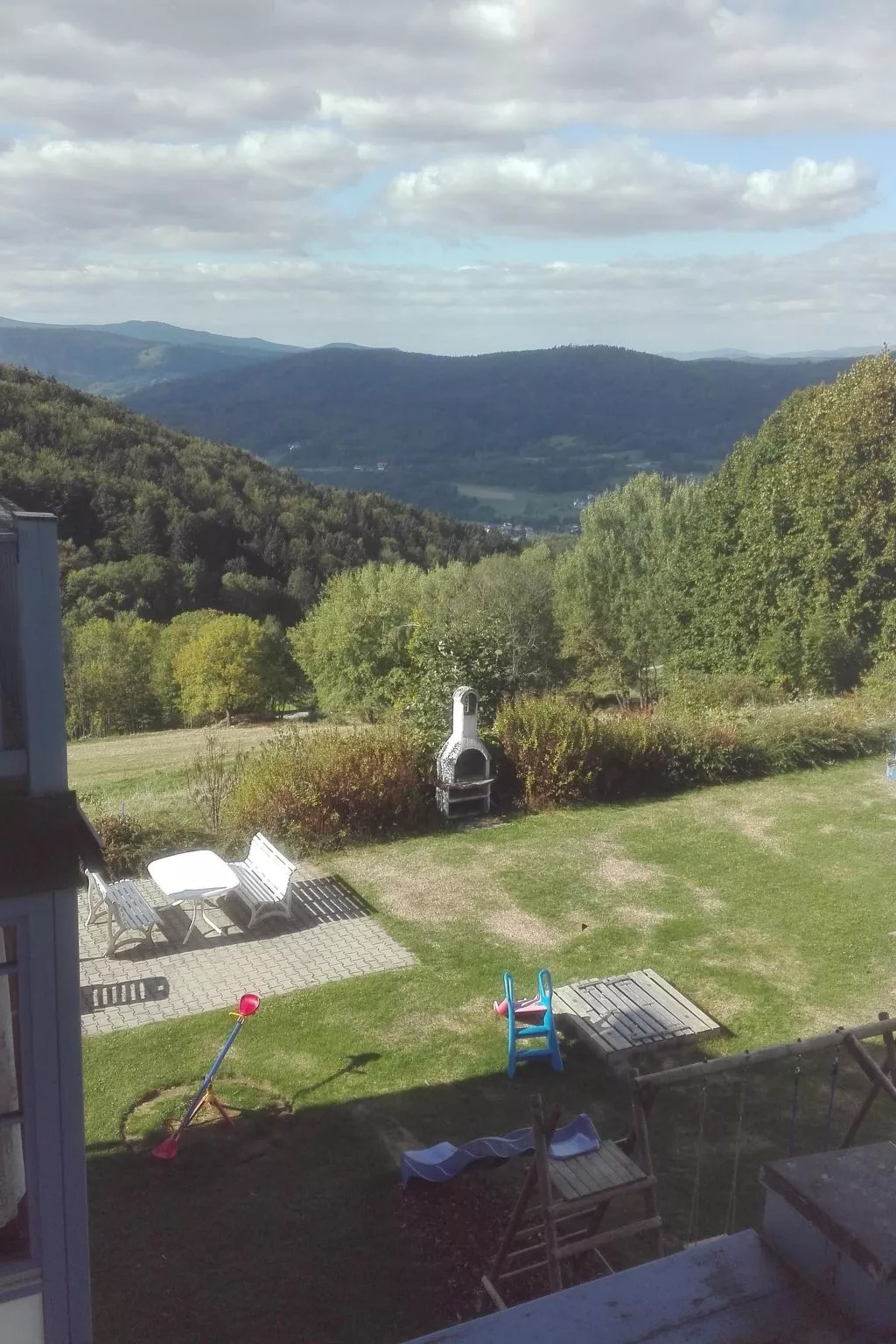 Mit Balkon und Bergblick-Image-tags.info