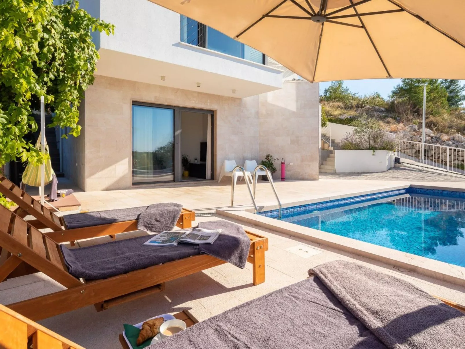 Villa mit Hydromassage und beheiztem Pool-Image-tags.info