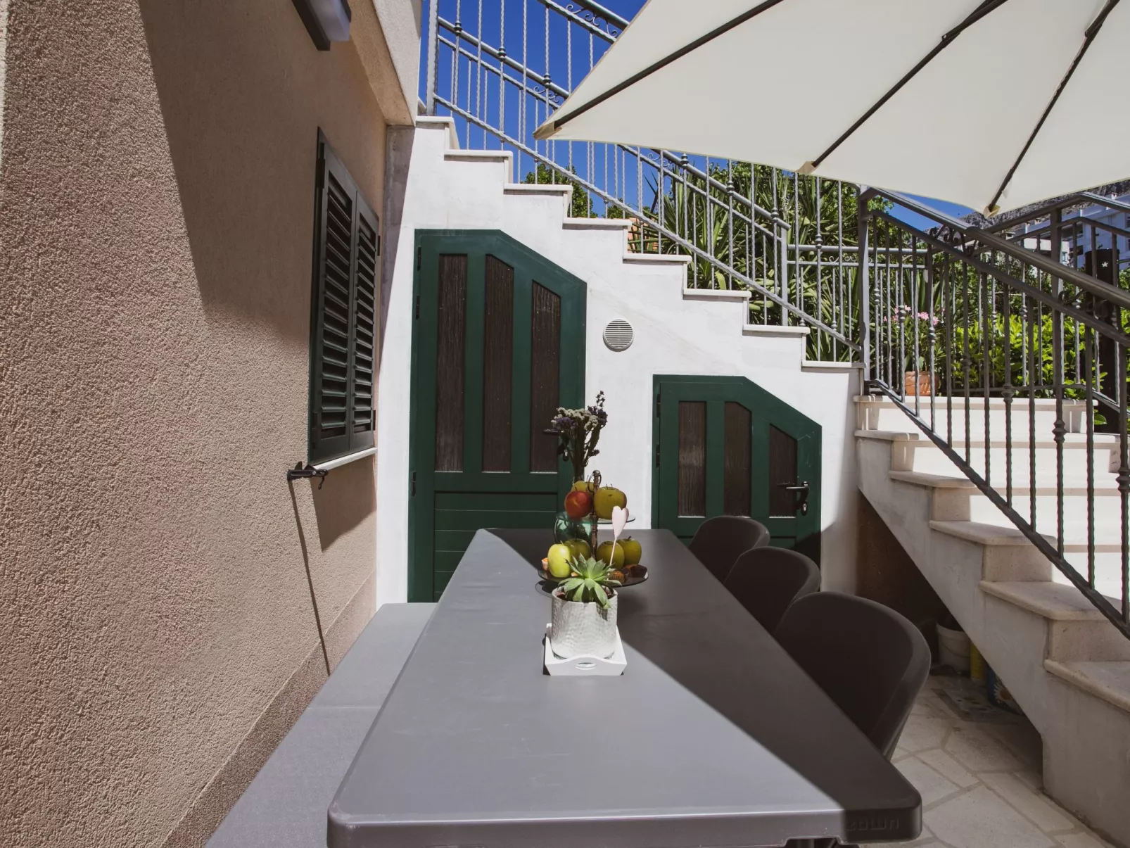 Luxuriöses Ferienhaus Lucija mit Jacuzzi-Buiten