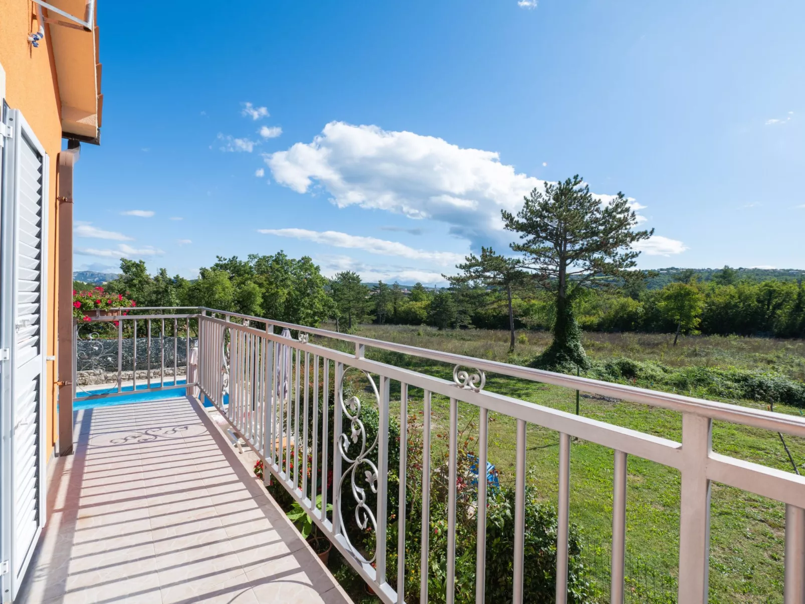 Haus Orange - Familienfreundliche Lage mit Pool-Buiten