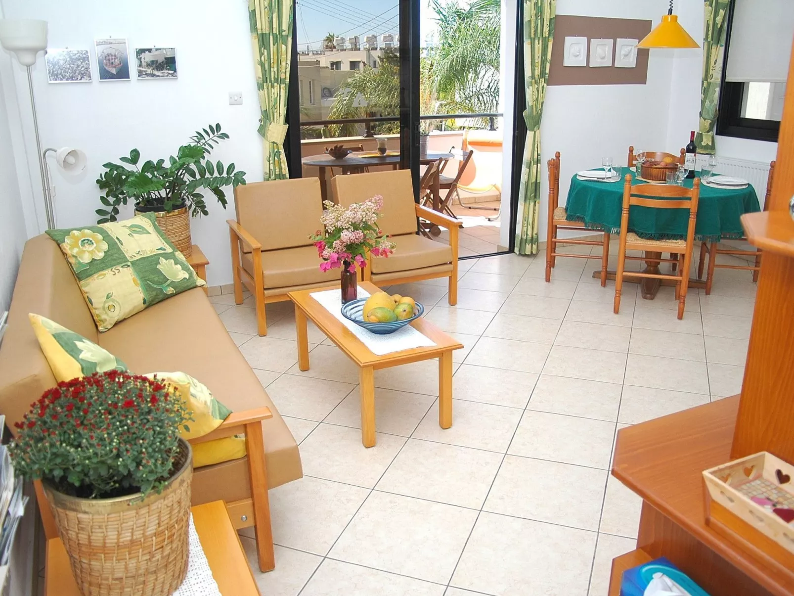 Für fünf Personen mit Balkon-Binnen