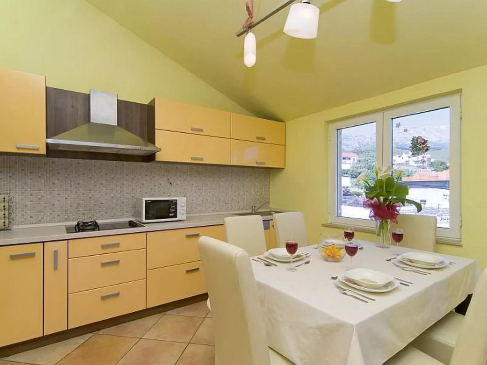 Mit Privatparkplatz-Binnen