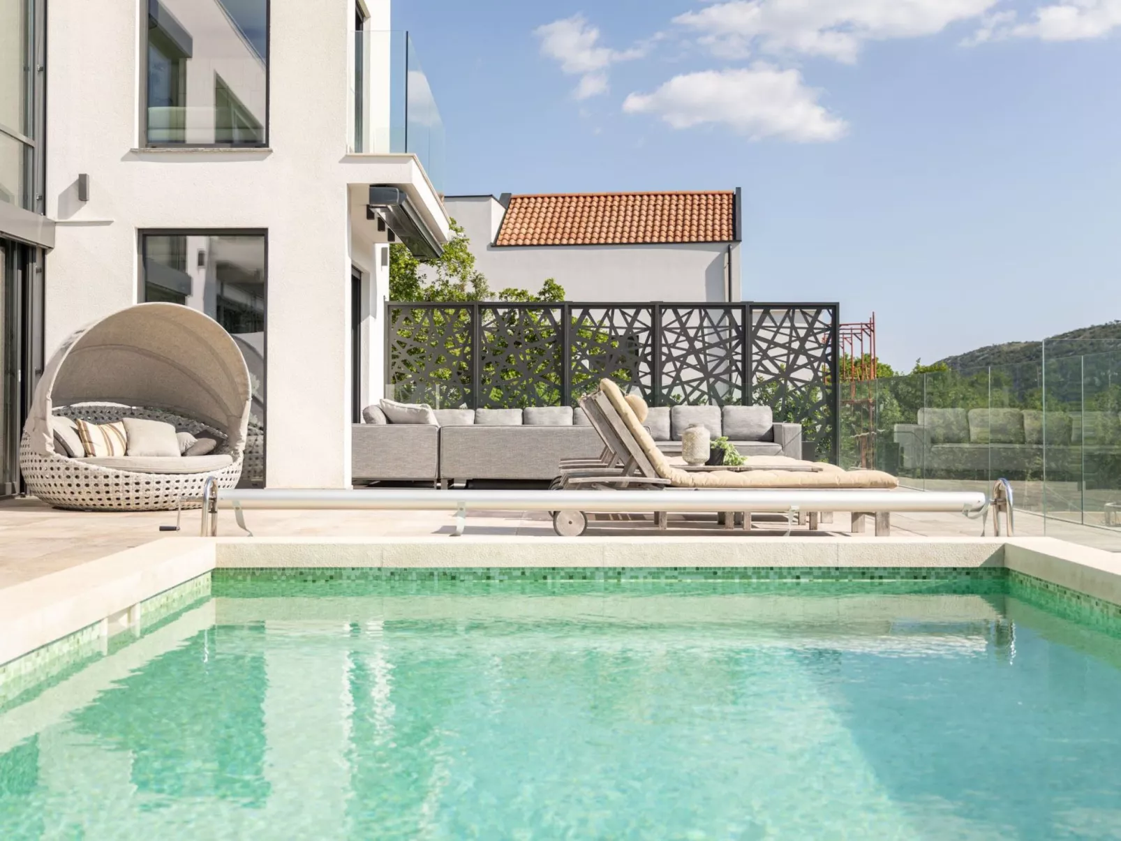 Designferienhaus mit Hot Tub-Image-tags.info