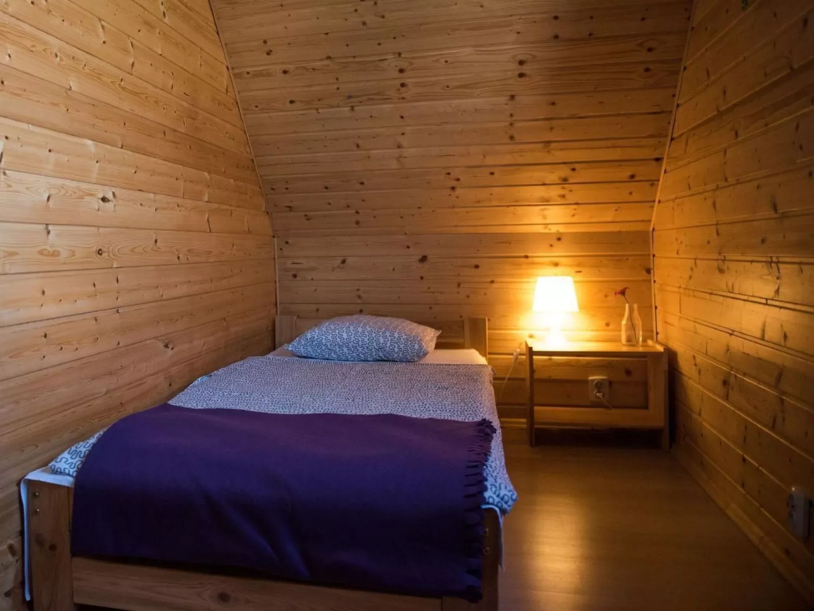 Gartenhaus mit Kamin-Binnen