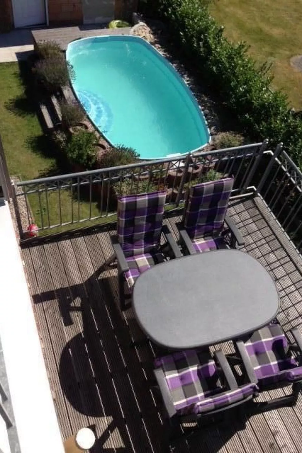 In ruhiger Lage mit großem Balkon-Buiten