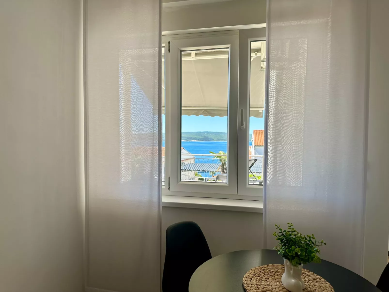 Gesamte Wohnung in Dramalj mit Terrasse und Grill-Binnen