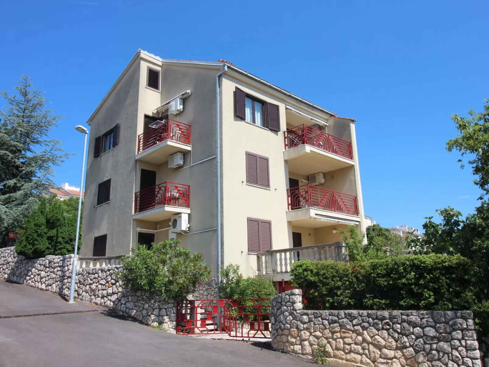 Apartment für zwei Erwachsene und zwei Kinder-Buiten