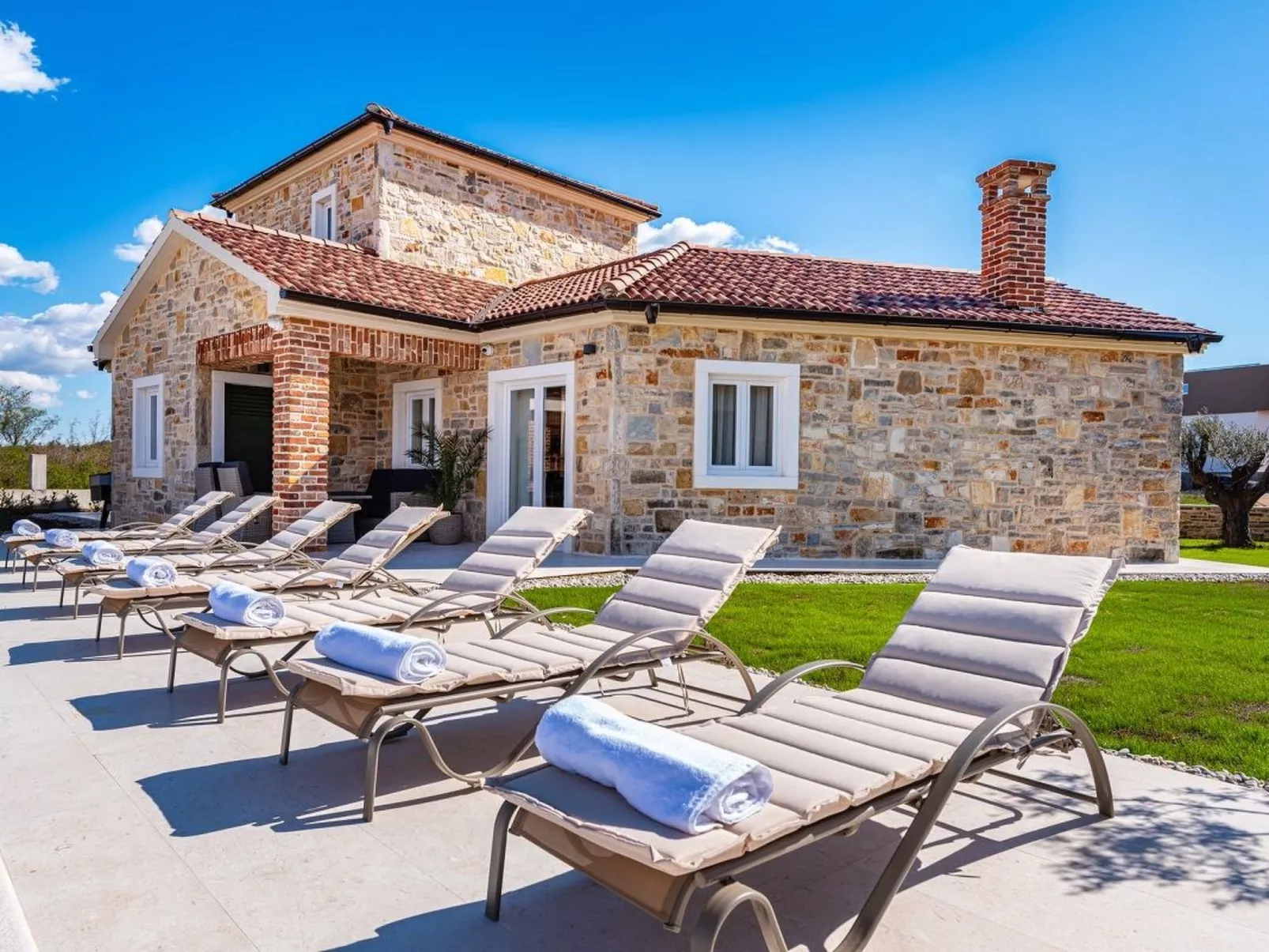 Dalmatinische Villa "Bocagnazzo" mit Pool-Buiten