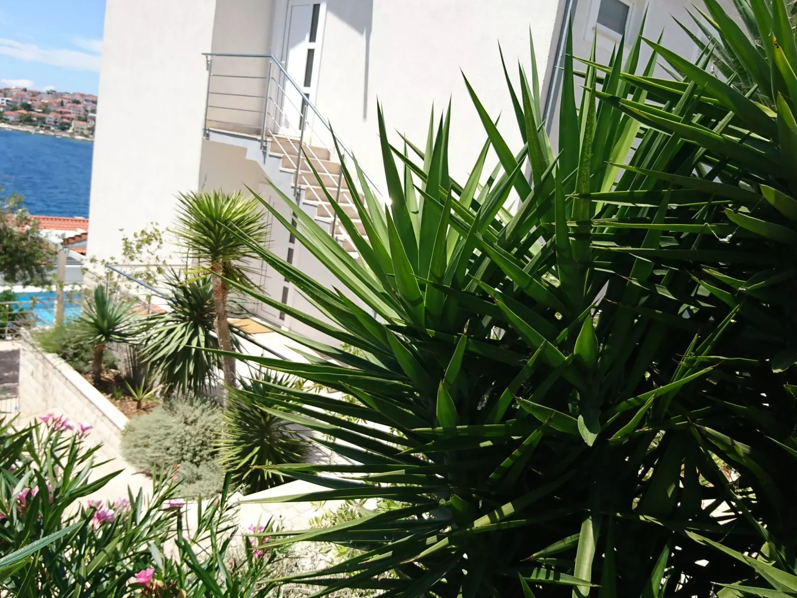 "Maya 1" mit Blick auf das Wasser-Buiten