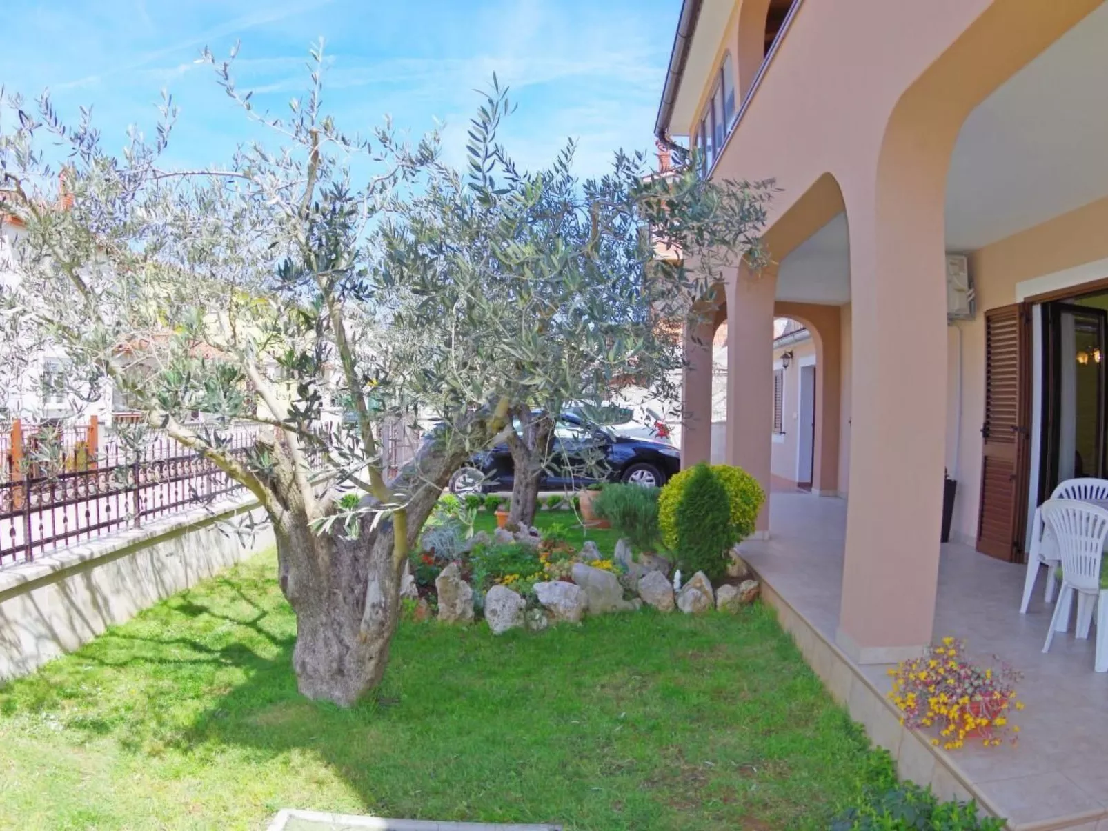 "Denis" mit Terrasse-Image-tags.info