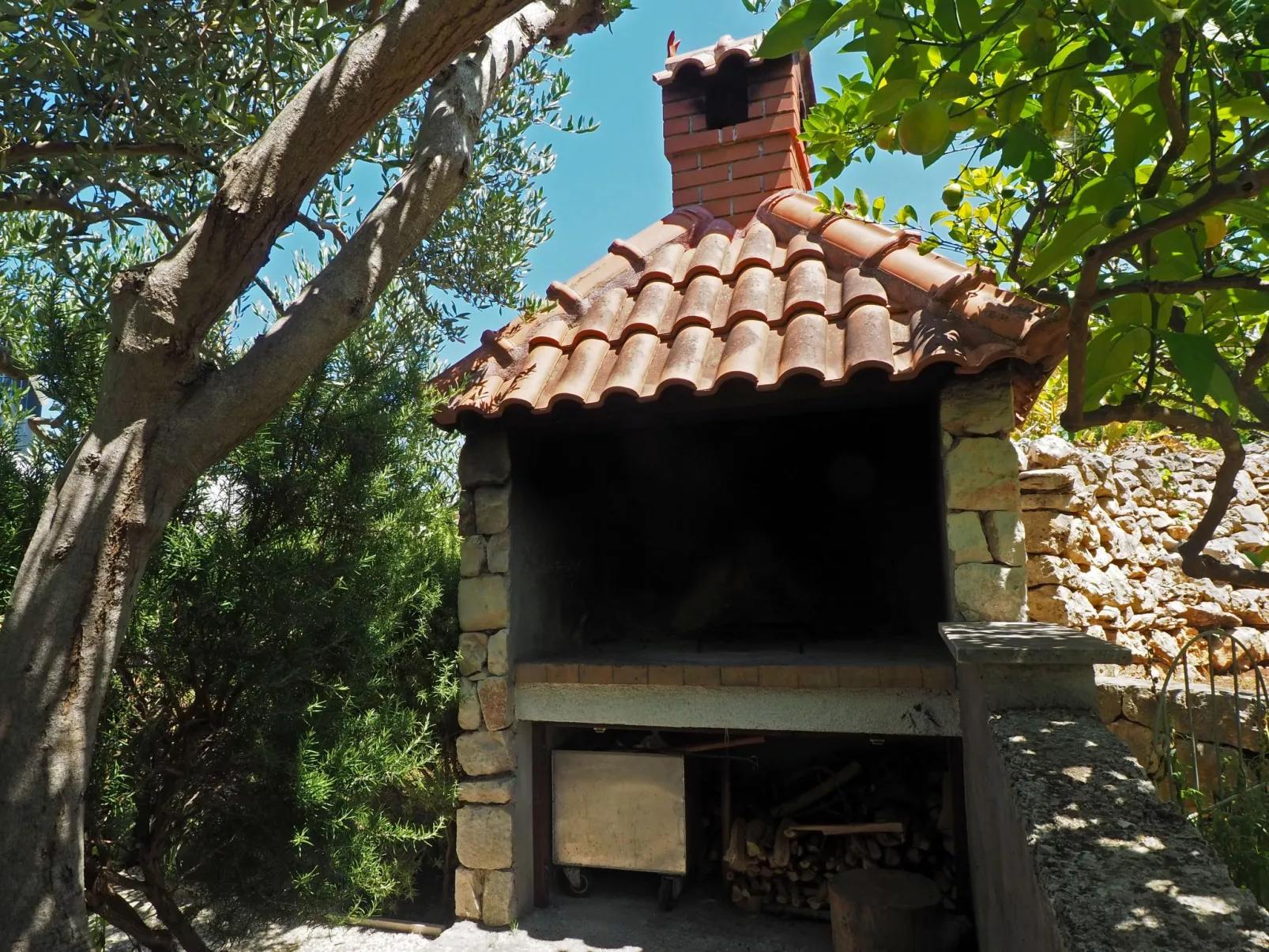 Strandnahe Ferienwohnung mit großer Terrasse-Buiten