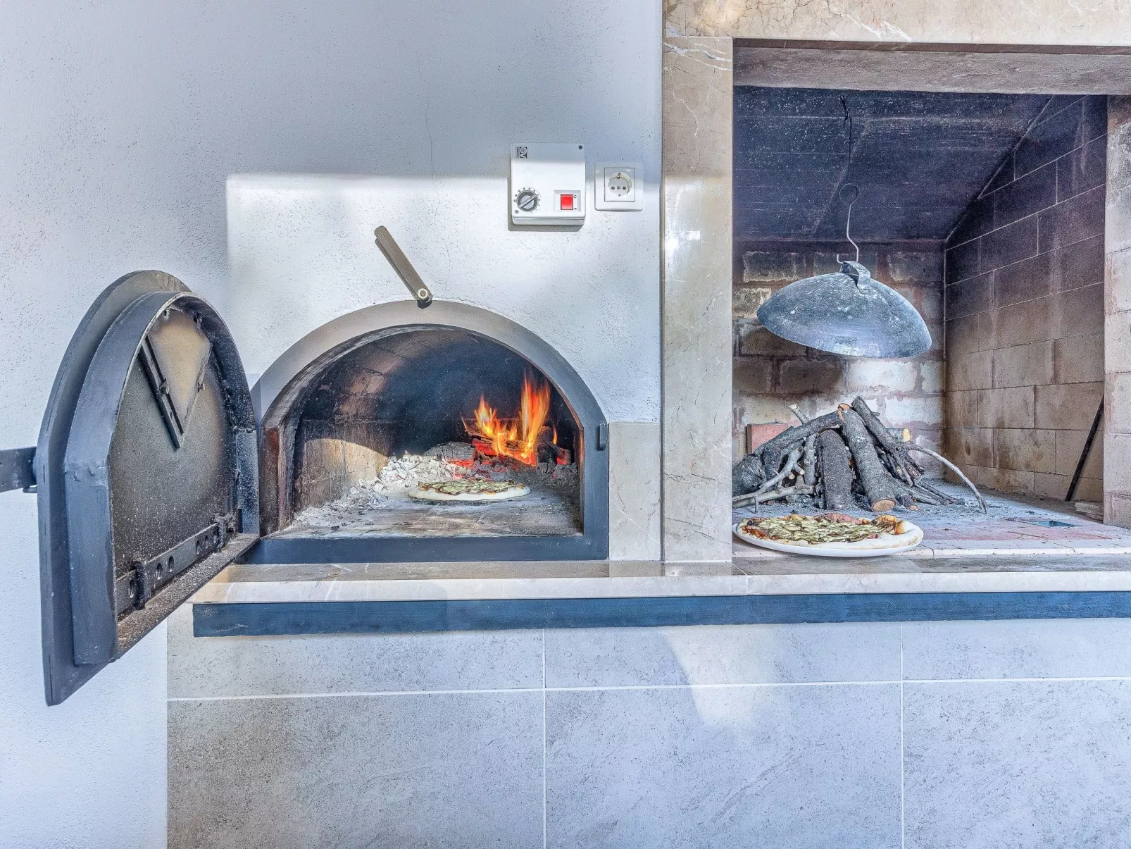 "Villa Rock" mit Blick auf das Wasser-Image-tags.info