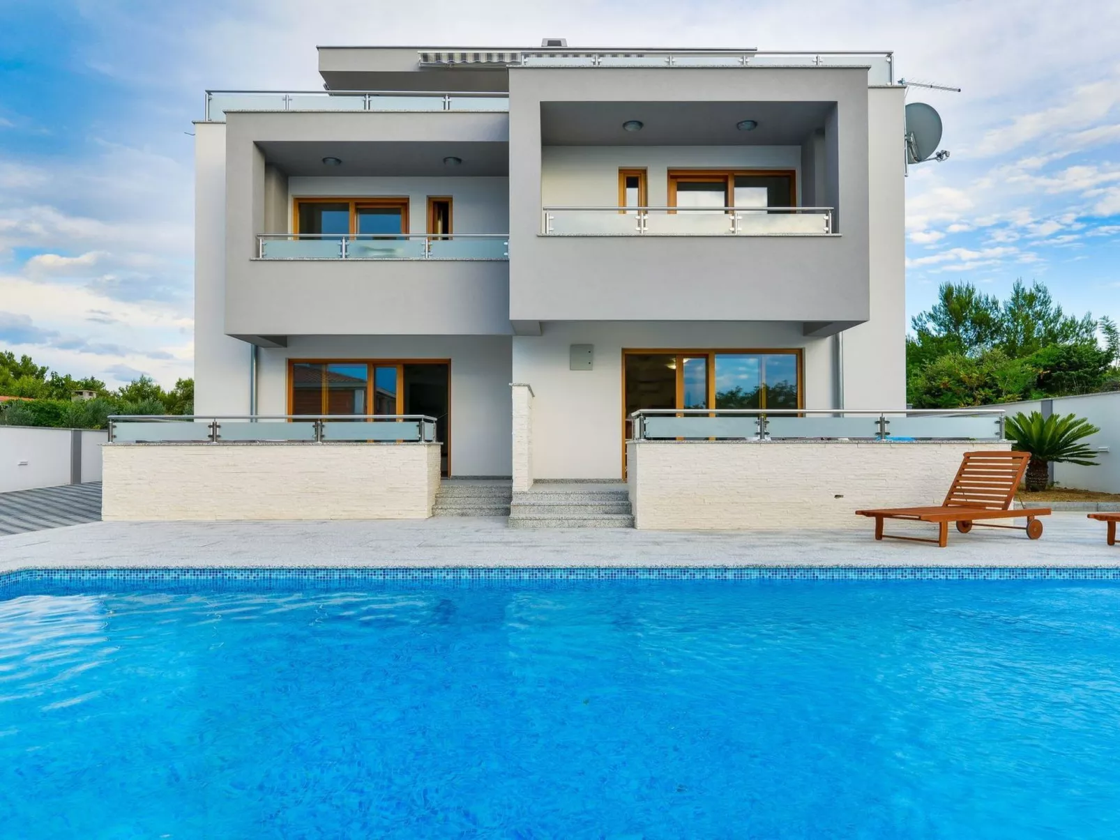 Villa mit Dachterrasse und Pool - Agentur TA Leut-Buiten