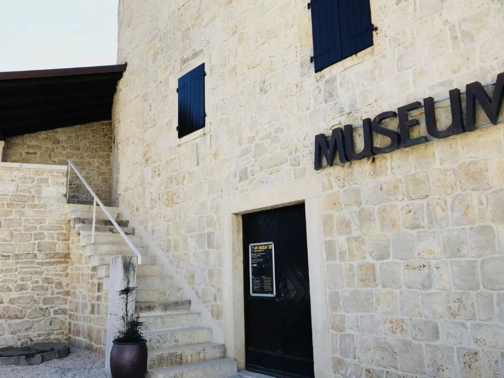 Große Wohnung in Umag mit Terrasse und Grill-Buiten